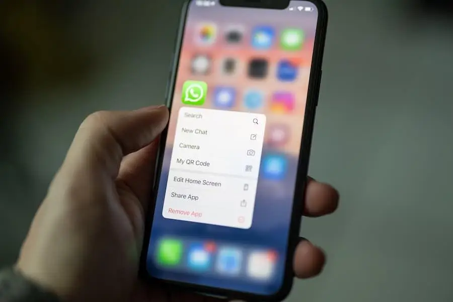 Hapus Cache WhatsApp di iPhone